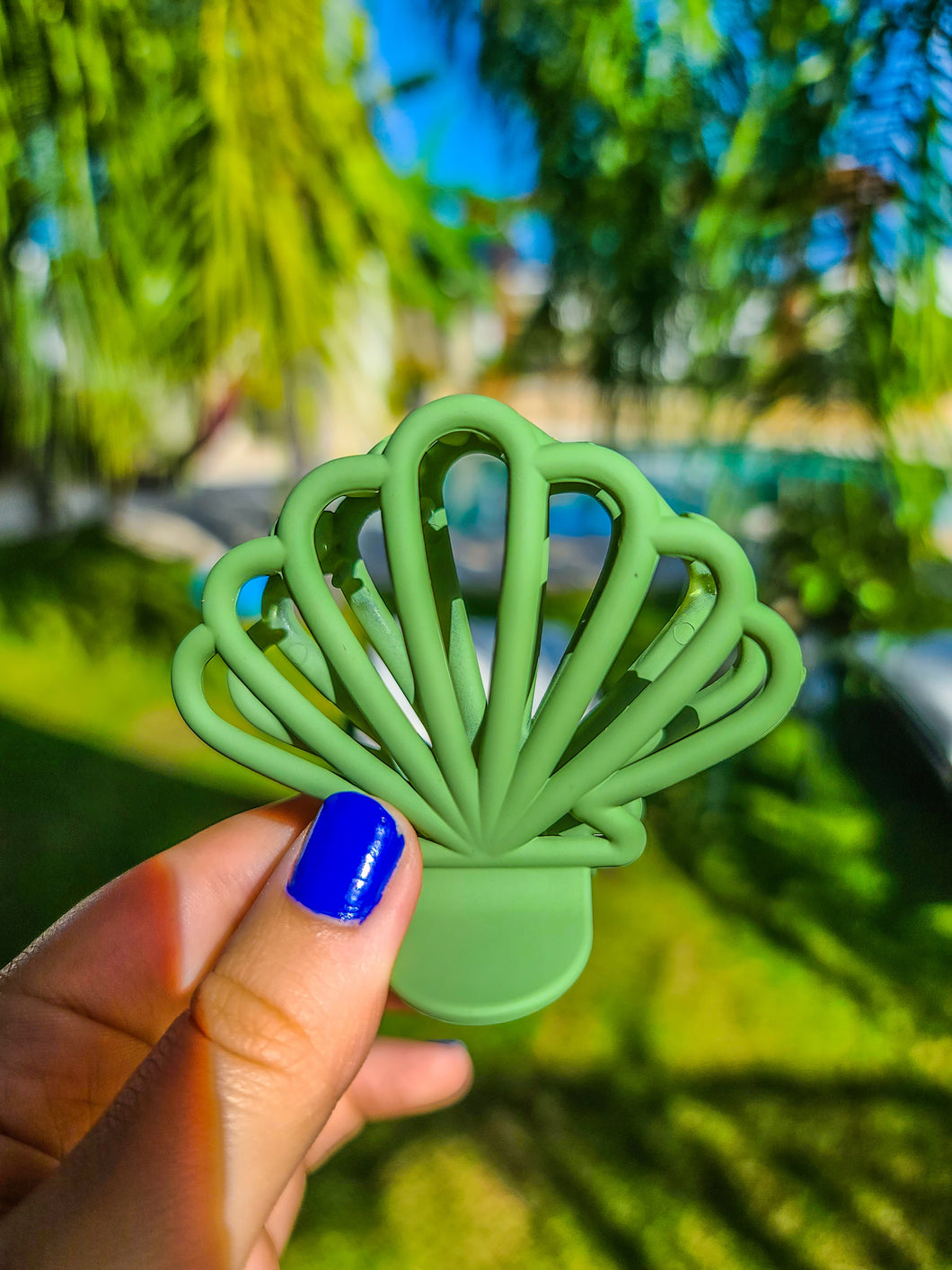 Olive Seashell Clip