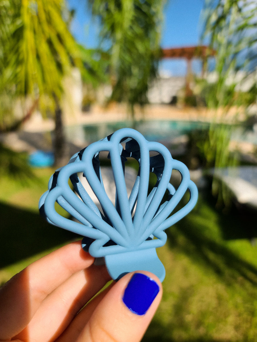 Blue Dream Seashell Clip