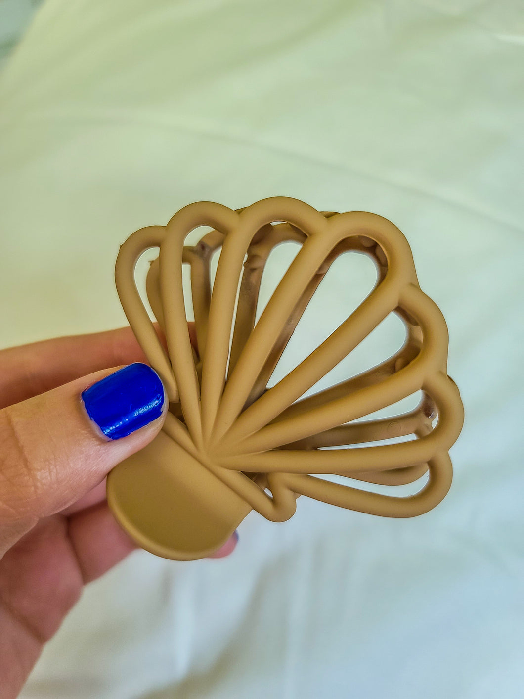 Cocoa Seashell Clip