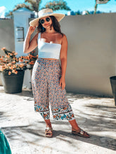 Load image into Gallery viewer, Basic Crop Top
